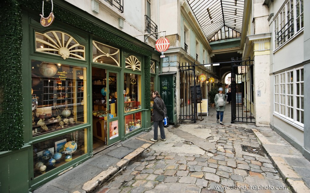 Store - Cours du Commerce Saint-André - Paris, France - by David Giral